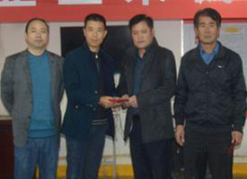 企業(yè)獻(xiàn)愛心活動(dòng)